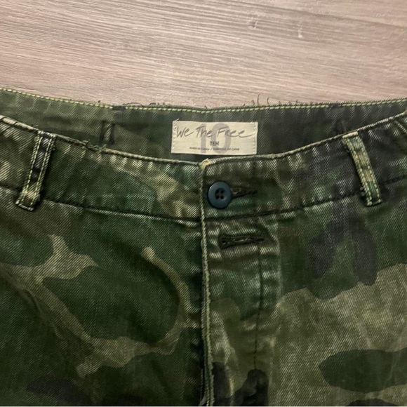 We The Free Olive Cargo Shorts - Picture 3 of 4